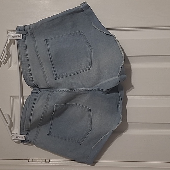 Light Wash Denim Shorts from H&M - Picture 3 of 3